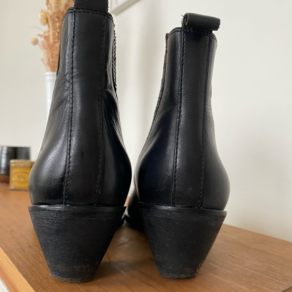 Ecco Black Ankle Boots Size EU 38 - Picture 4 of 6